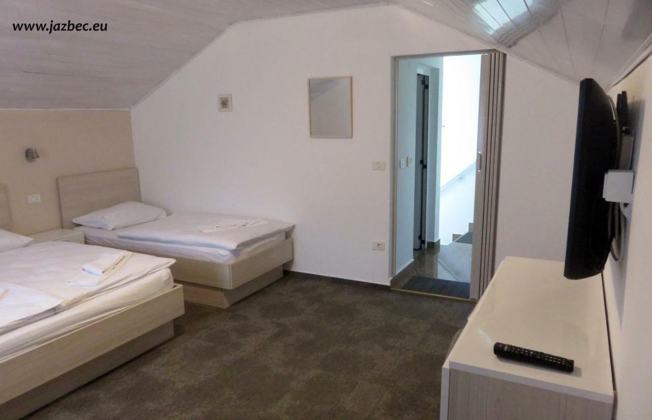 Sobe Rooms Zimmer Jazbec Idrsko ภายนอก รูปภาพ